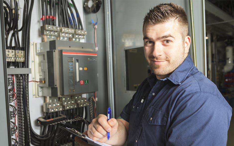 je recherche un électricien Paris 4